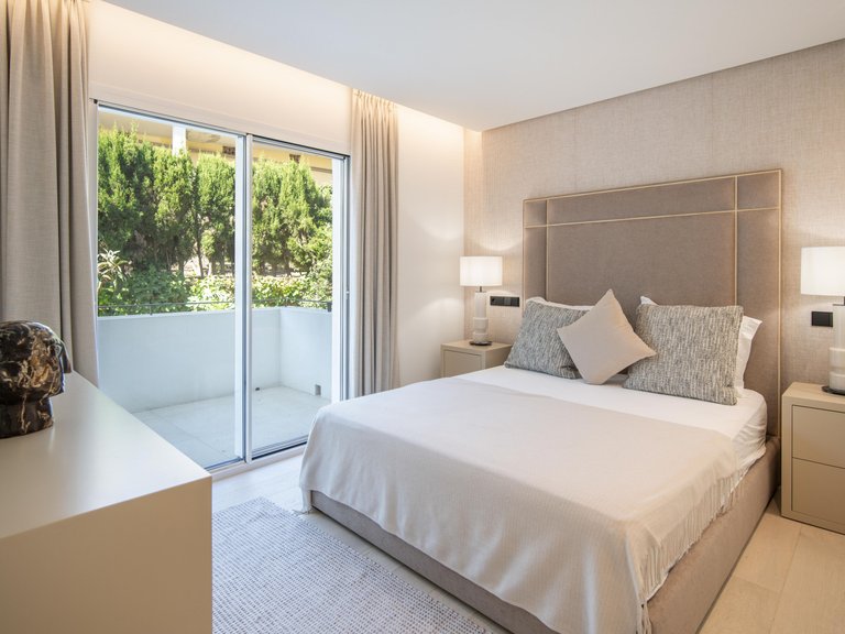 Apartment for Sale  in Marbella, Malaga 30