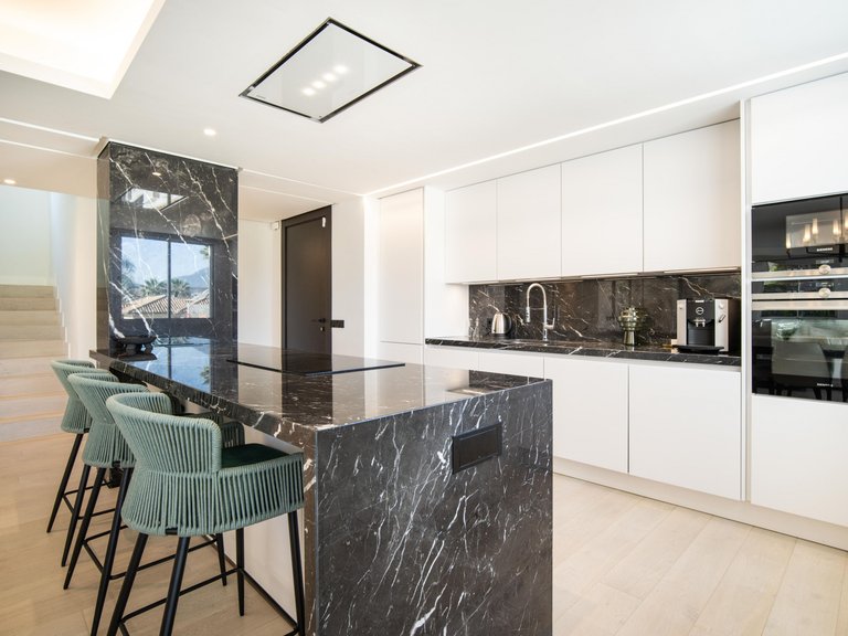 Apartment for Sale  in Marbella, Malaga 15