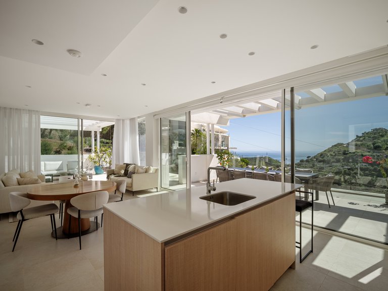 Apartment for Sale  in Ojen, Malaga 12