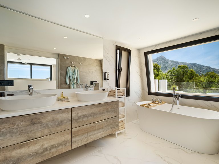 Apartment for Sale  in Marbella, Malaga 20