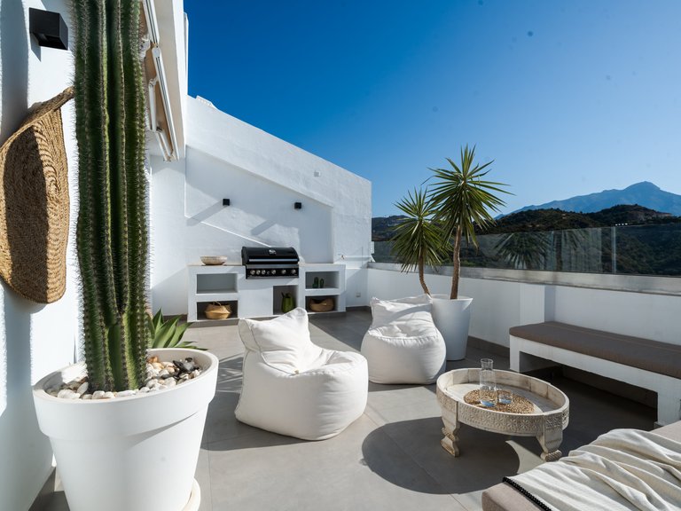 Apartment for Sale  in Benahavis, Malaga 1