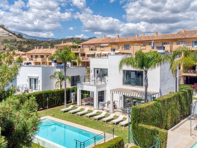 Apartment for Sale  in Estepona, Malaga 1