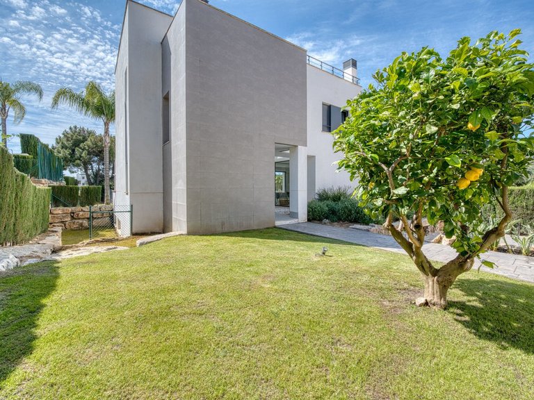 Apartment for Sale  in Estepona, Malaga 28