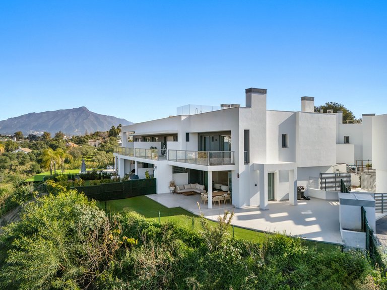 Apartment for Sale  in San Pedro De Alcantara, Malaga 1