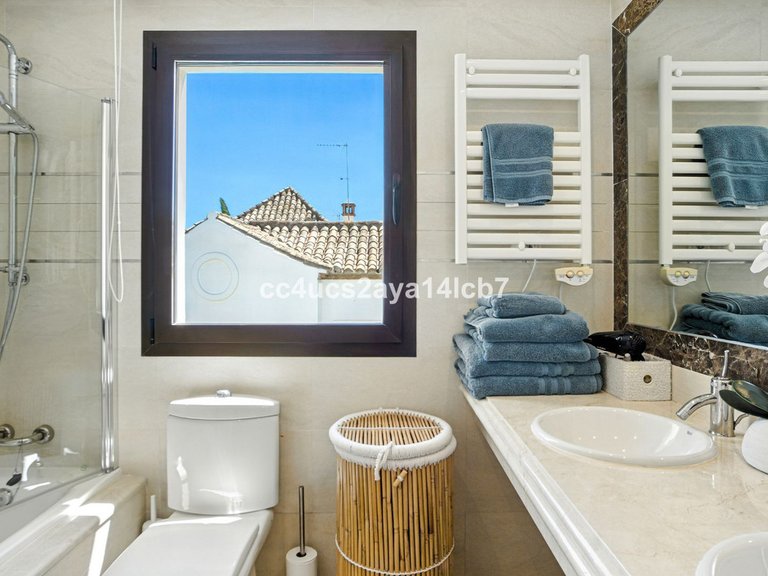 Apartment for Sale  in Estepona, Malaga 25
