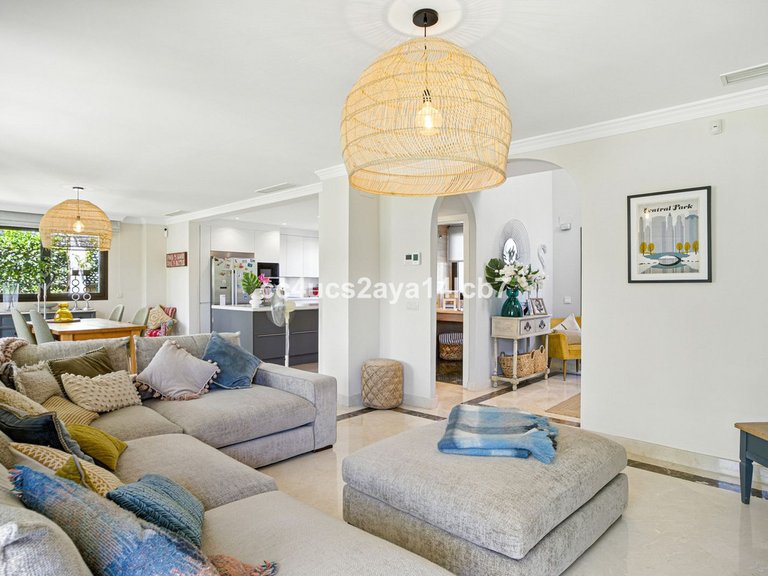 Apartment for Sale  in Estepona, Malaga 9