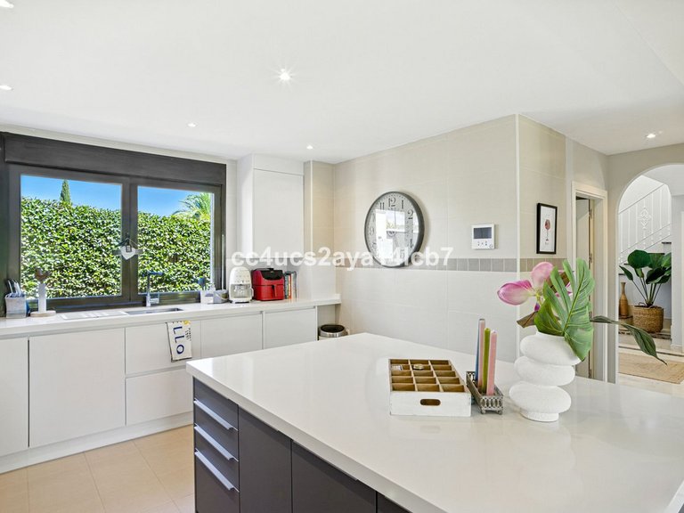 Apartment for Sale  in Estepona, Malaga 16