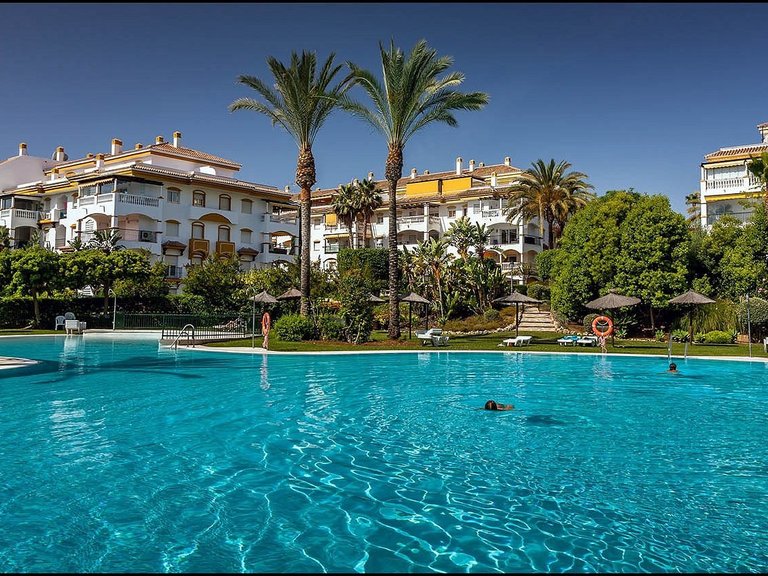 Apartment for Sale  in Marbella, Malaga 31