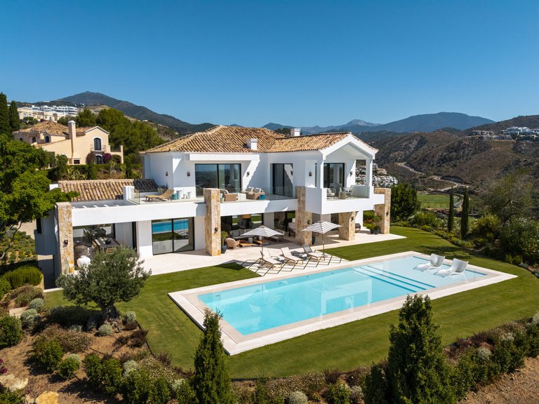 Apartment for Sale  in Benahavis, Malaga 1