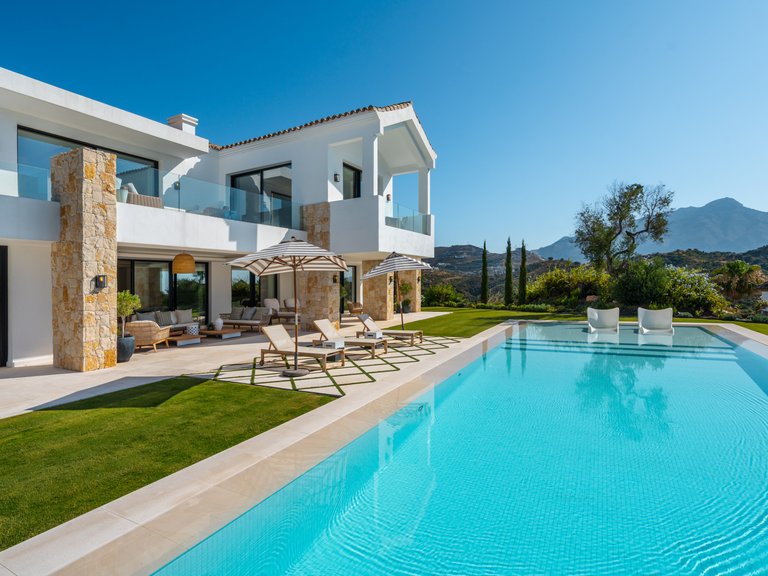 Apartment for Sale  in Benahavis, Malaga 4