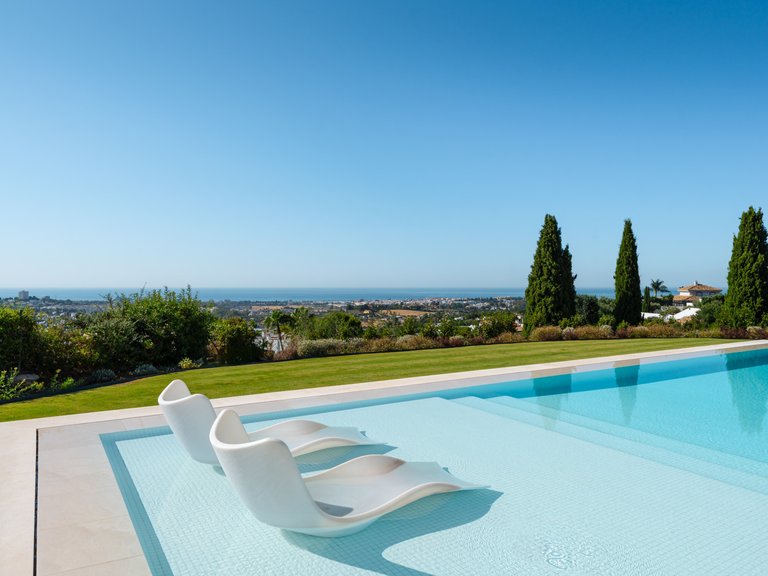 Apartment for Sale  in Benahavis, Malaga 5