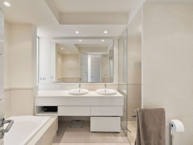 Apartment for Sale  in Benahavis, Malaga 13
