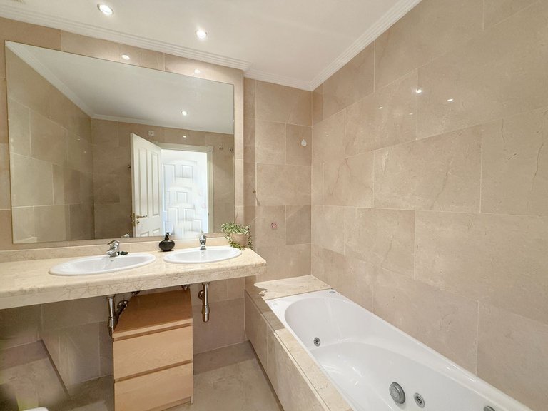 Apartment for Sale  in Estepona, Malaga 20