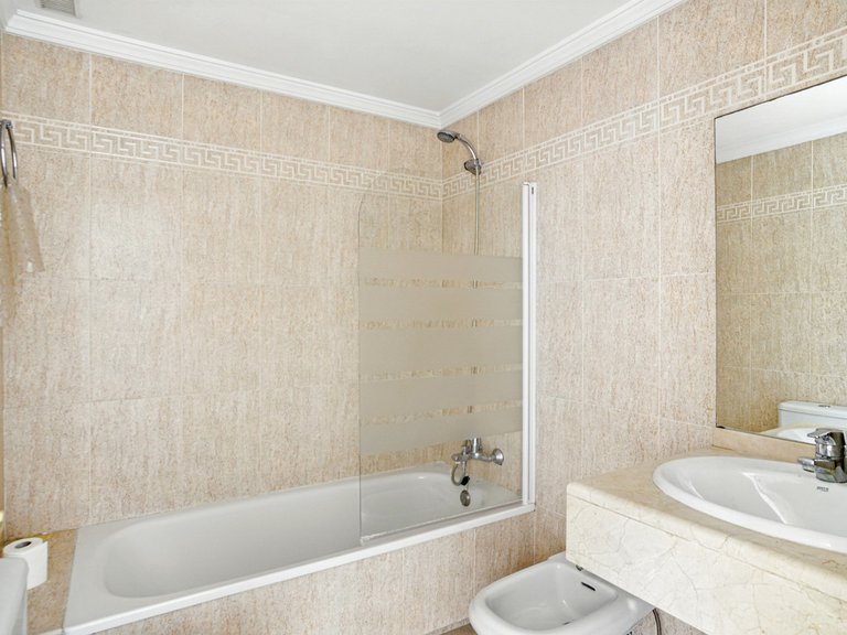 Apartment for Sale  in Marbella, Malaga 21