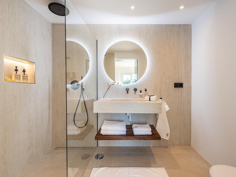Apartment for Sale  in Benahavis, Malaga 16