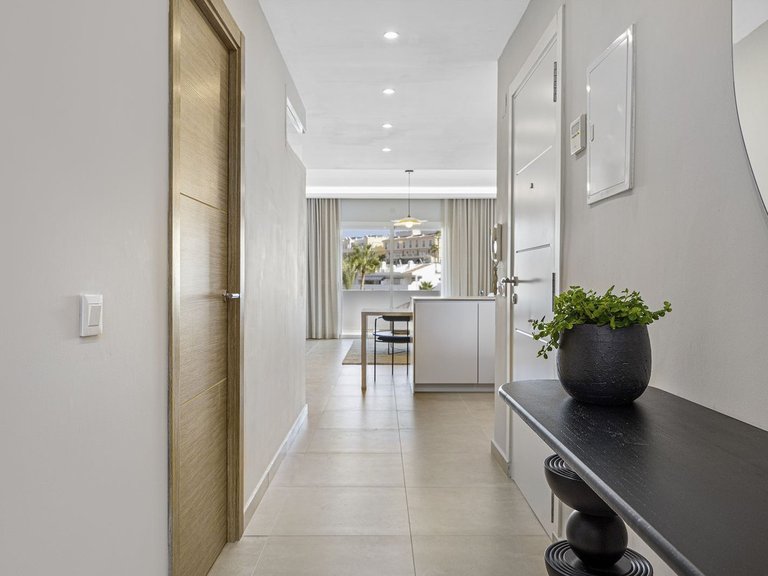 Apartment for Sale  in Marbella, Malaga 12