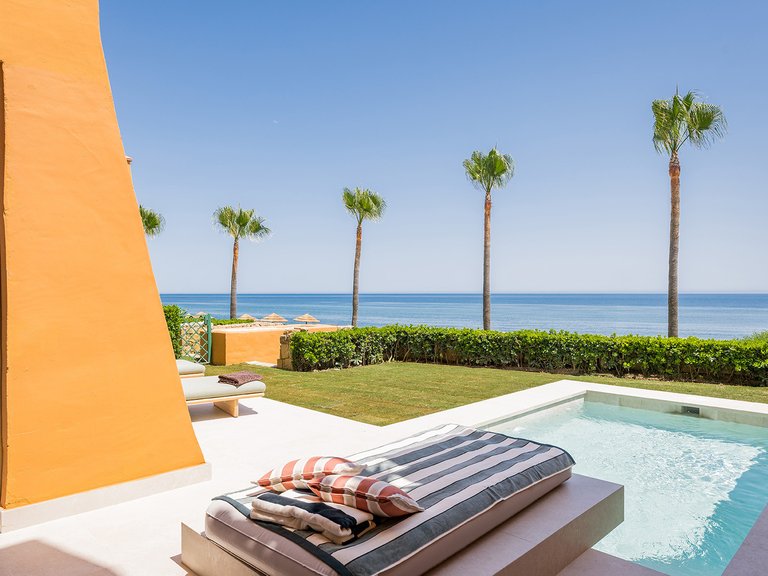 Apartment for Sale  in Estepona, Malaga 1