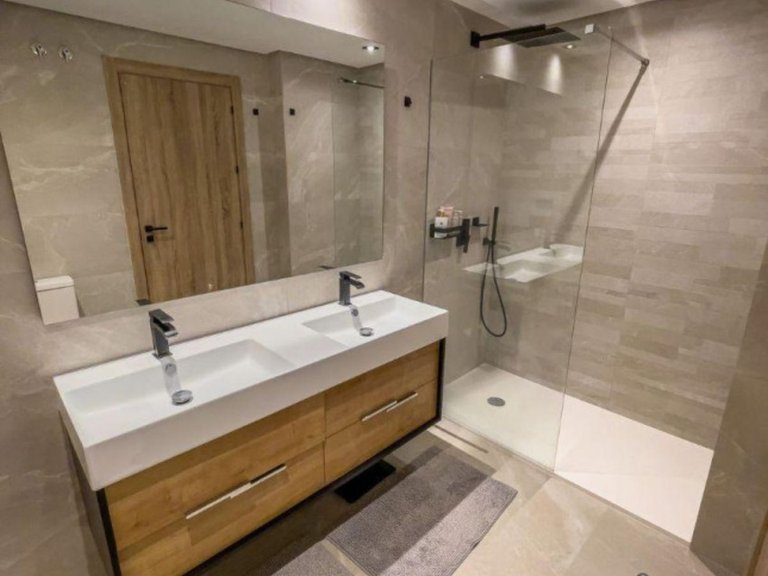 Apartment for Sale  in Marbella, Malaga 17