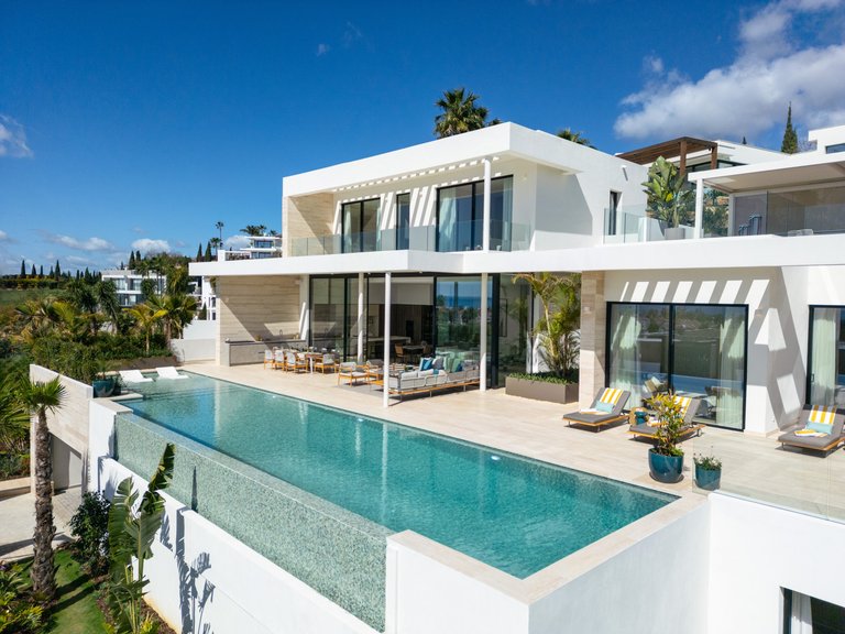 Apartment for Sale  in Benahavis, Malaga 32