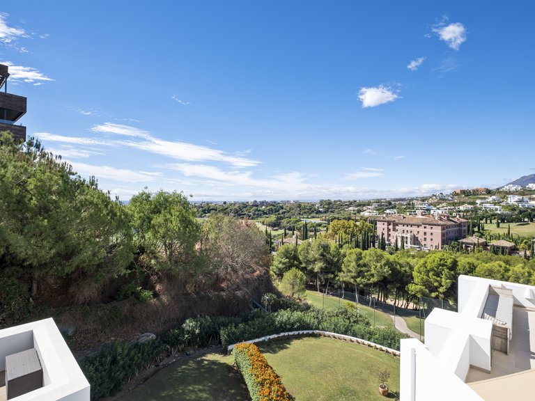 Apartment for Sale  in Benahavis, Malaga 9