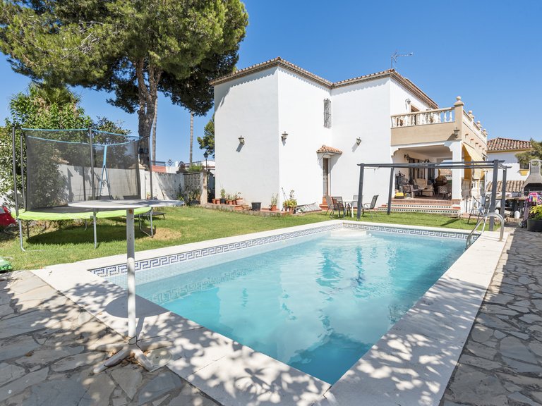 Apartment for Sale  in Estepona, Malaga 1