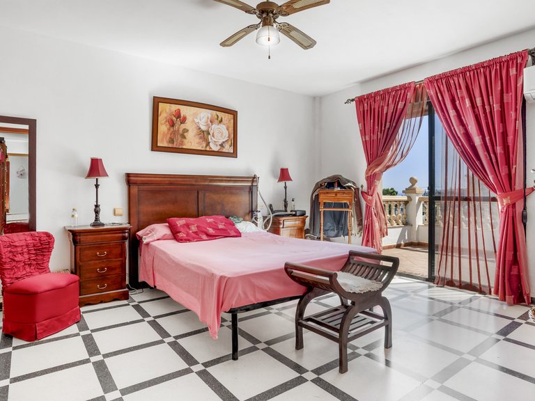 Apartment for Sale  in Estepona, Malaga 25