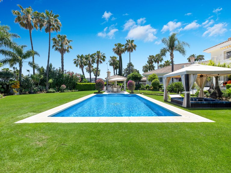 Apartment for Sale  in Marbella, Malaga 11