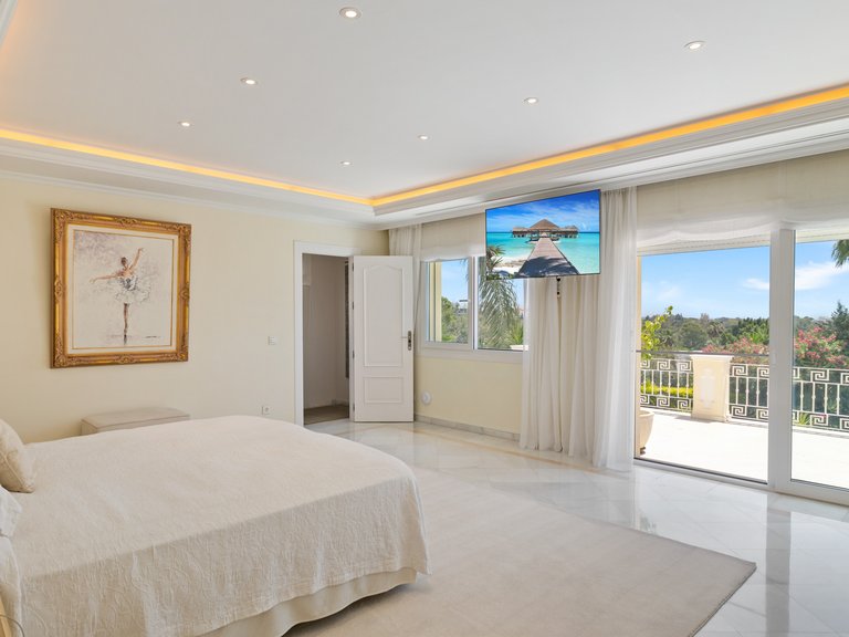 Apartment for Sale  in Marbella, Malaga 35