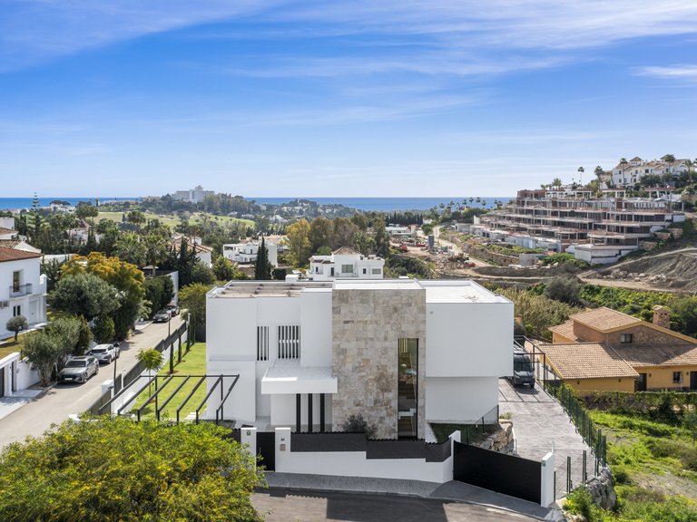 Apartment for Sale  in Benahavis, Malaga 5