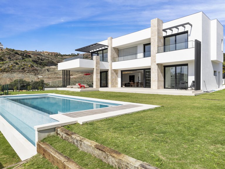 Apartment for Sale  in Benahavis, Malaga 8