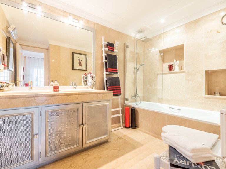 Apartment for Sale  in Marbella, Malaga 6