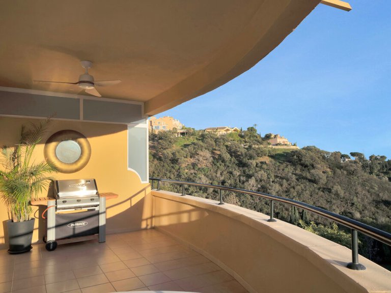Apartment for Sale  in Marbella, Malaga 5