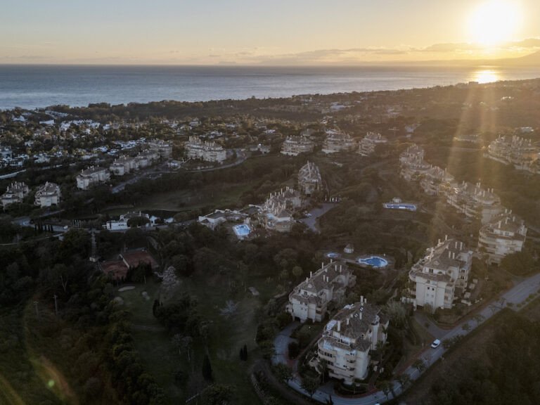 Apartment for Sale  in Marbella, Malaga 35