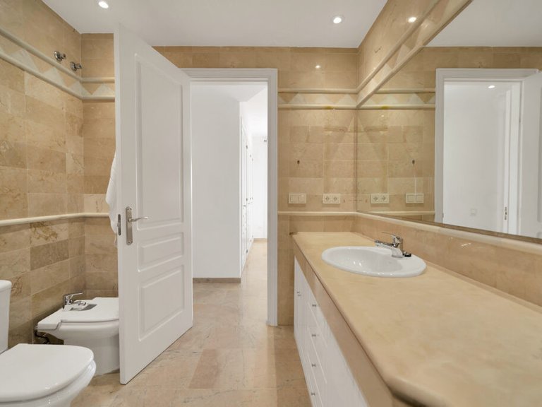Apartment for Sale  in Marbella, Malaga 29