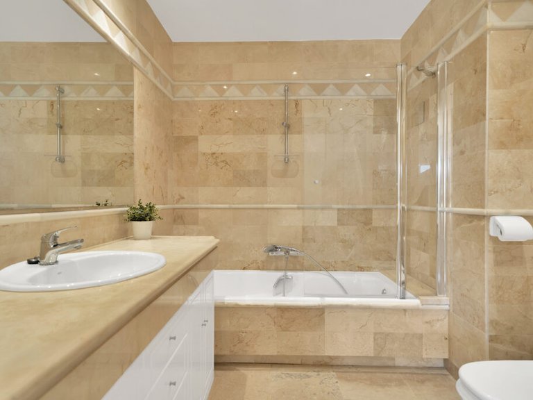 Apartment for Sale  in Marbella, Malaga 28