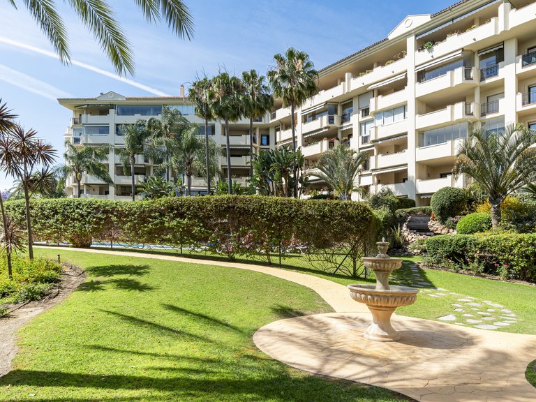 Apartment for Sale  in San Pedro De Alcantara, Malaga 1