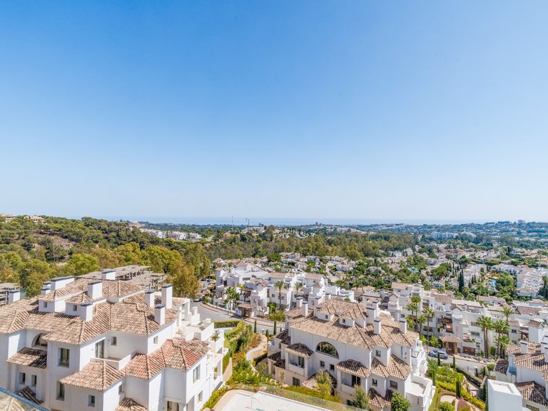 Apartment for Sale  in Marbella, Malaga 30