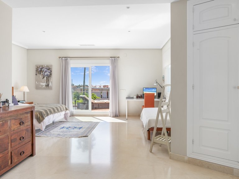 Villa for Sale in Benahavis, Malaga 21
