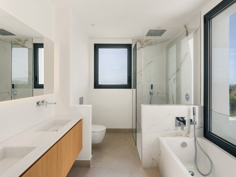 Villa for Sale in Estepona, Malaga 12