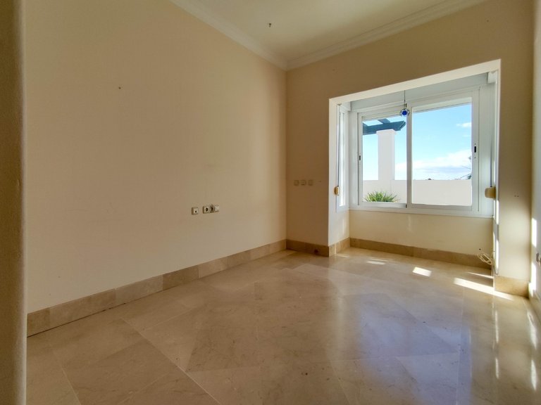 Penthouse for Sale in Lorcrimar, Marbella, Malaga 26