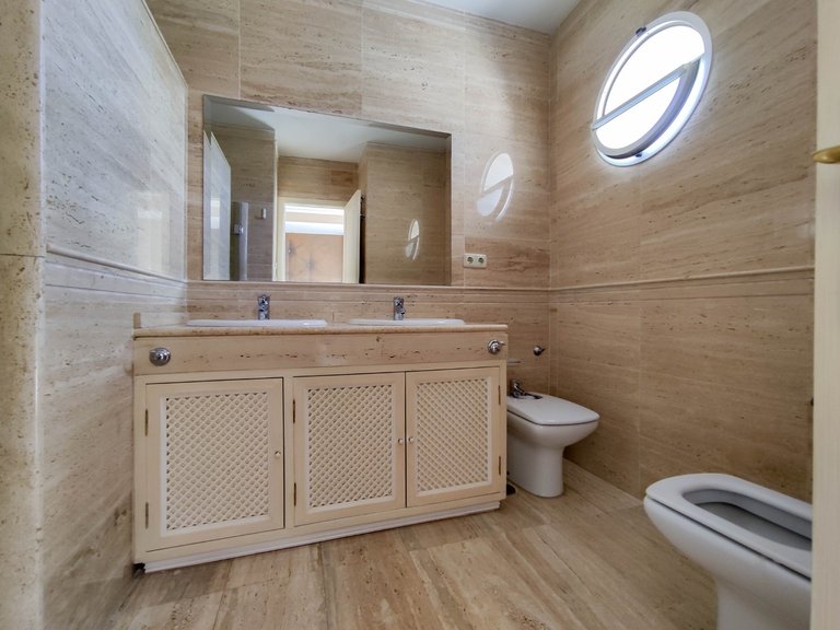 Penthouse for Sale in Lorcrimar, Marbella, Malaga 32