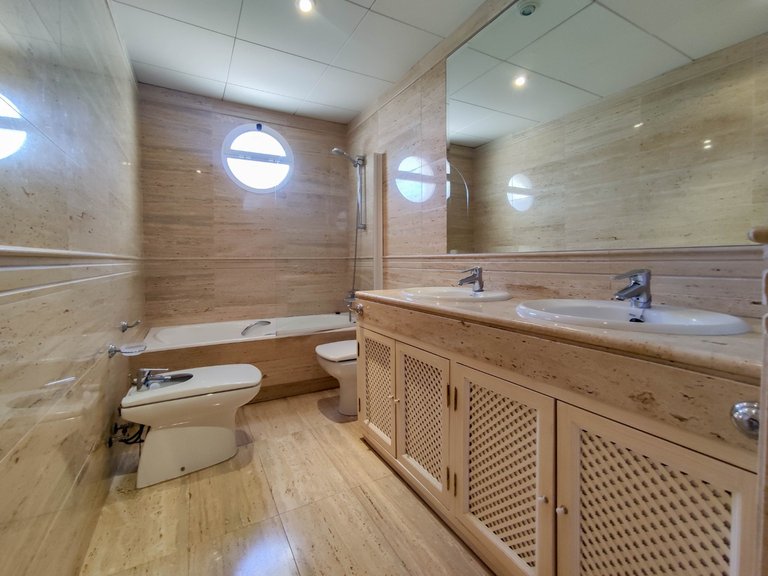 Penthouse for Sale in Lorcrimar, Marbella, Malaga 10