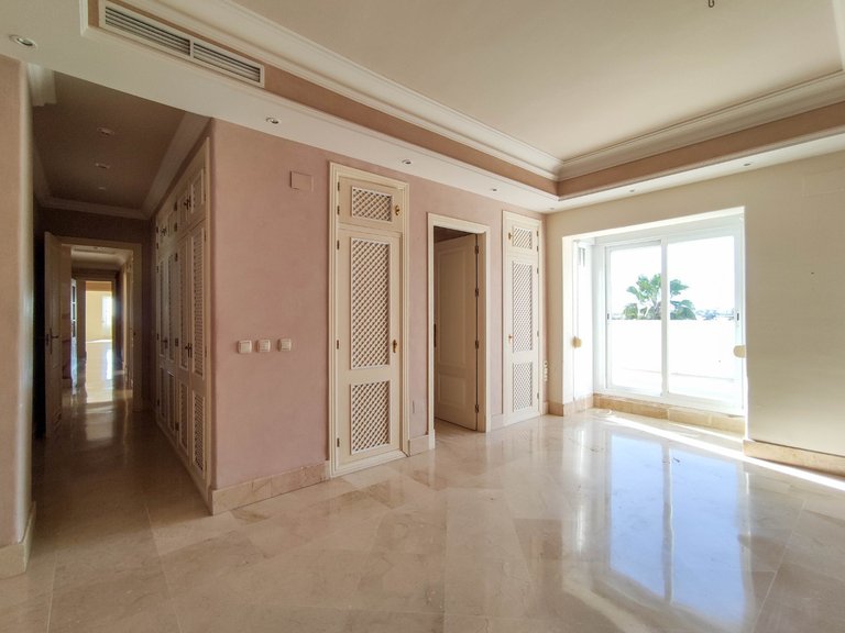 Penthouse for Sale in Lorcrimar, Marbella, Malaga 30