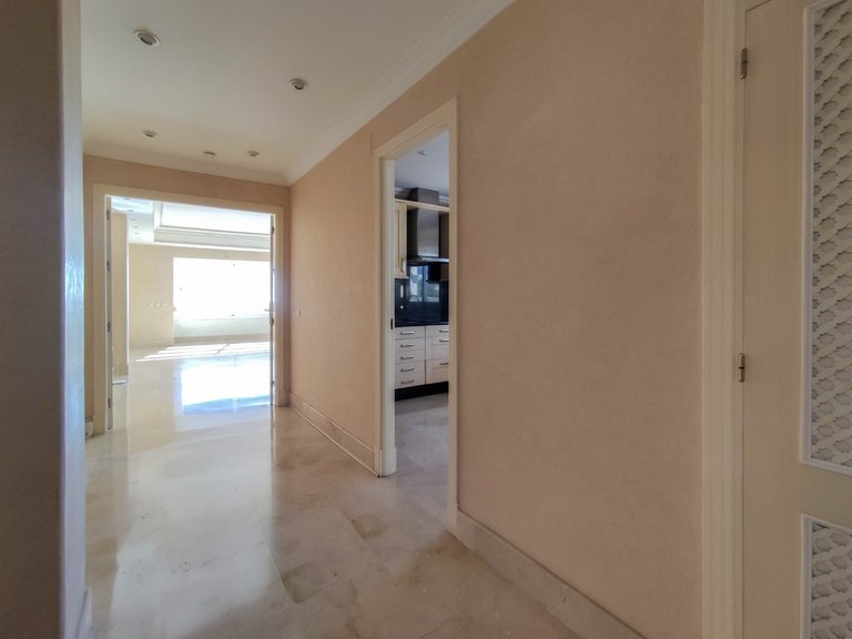 Penthouse for Sale in Lorcrimar, Marbella, Malaga 15