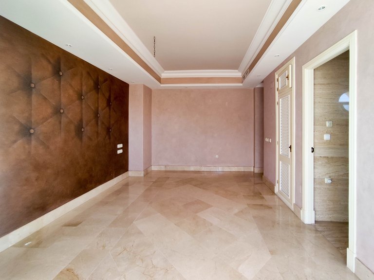 Penthouse for Sale in Lorcrimar, Marbella, Malaga 34
