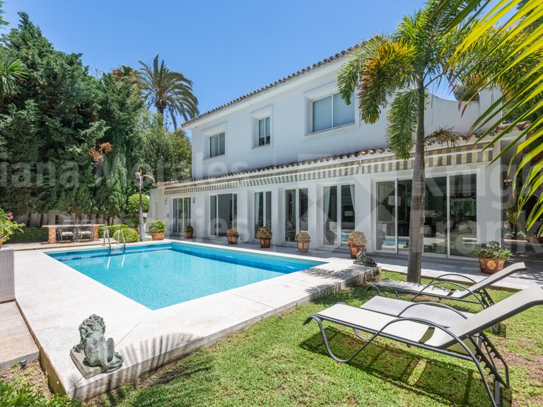 Villa for Sale in Marbella, Malaga 1
