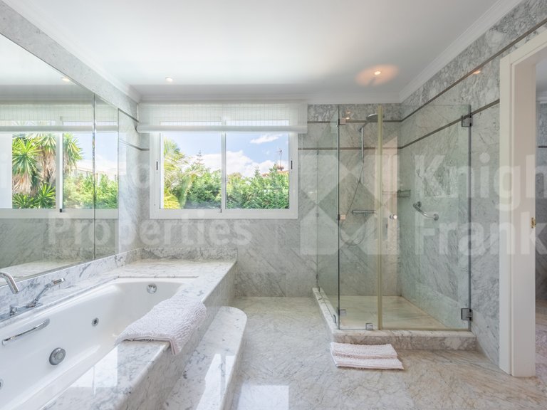 Villa for Sale in Marbella, Malaga 23