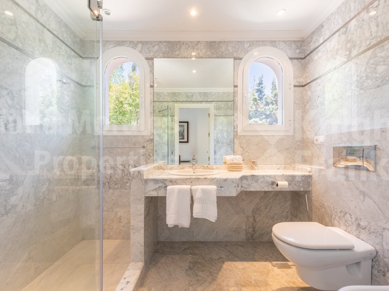 Villa for Sale in Marbella, Malaga 27