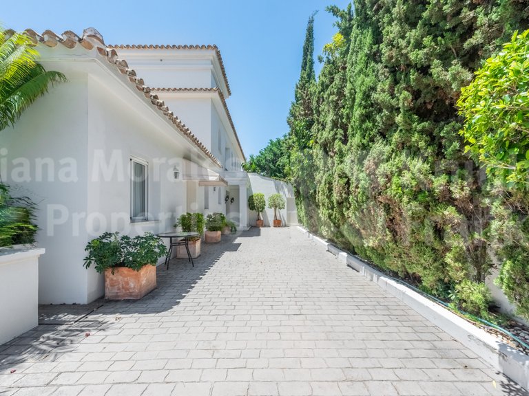 Villa for Sale in Marbella, Malaga 37