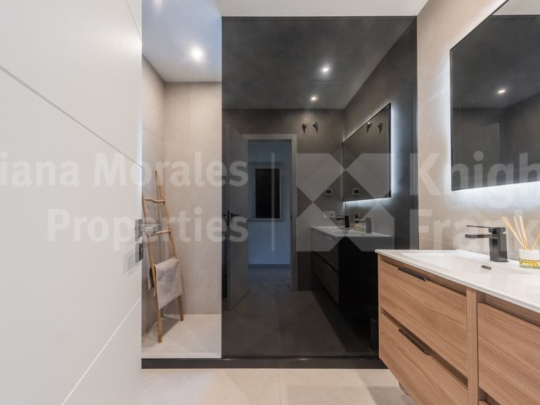 Villa for Sale in San Pedro De Alcantara, Malaga 26